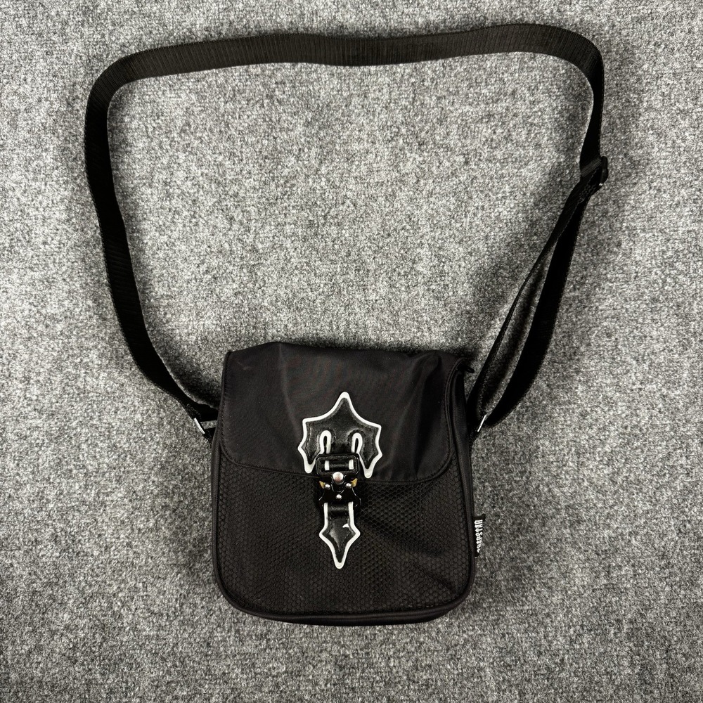Trapstar Irongate T Crossbody Bag Black Metal Latch Messenger Shoulder